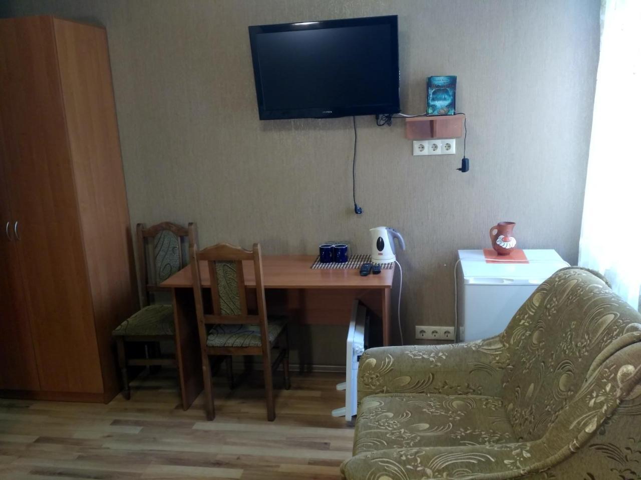 Ostroh Atlant Hotel מראה חיצוני תמונה