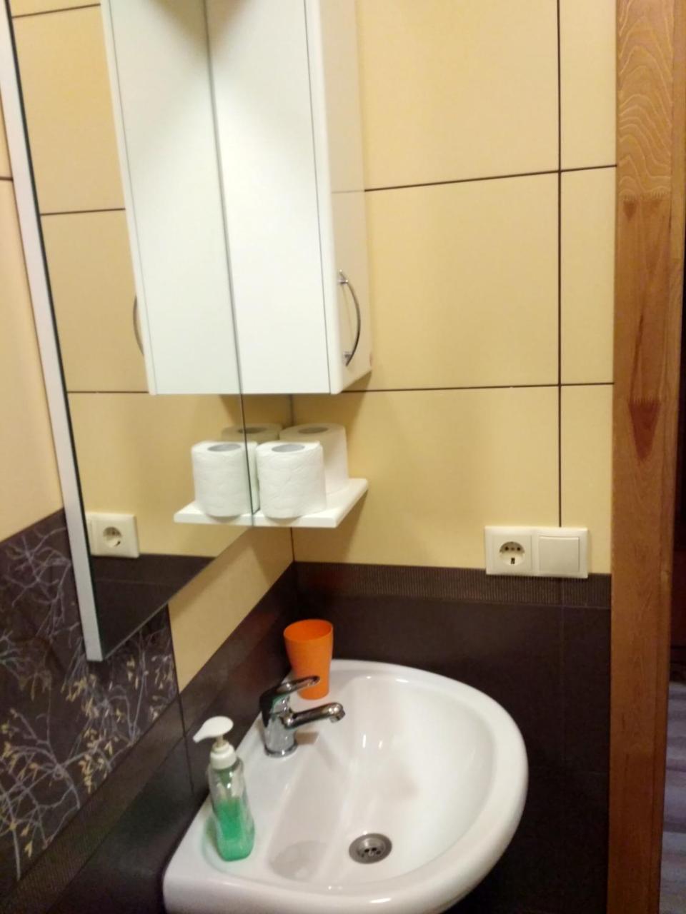 Ostroh Atlant Hotel מראה חיצוני תמונה