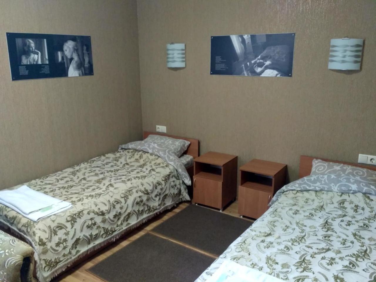 Ostroh Atlant Hotel מראה חיצוני תמונה